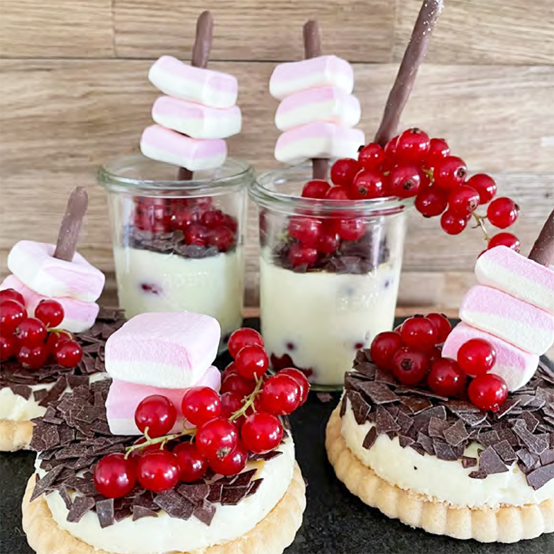 Vanillige Mallonies Glückgefühl-Torteletts mit Johannisbeeren